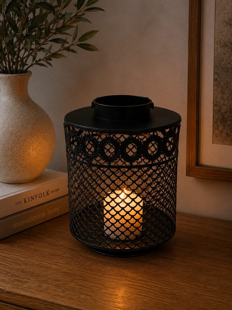 Metal Black Patterned Lantern (4.5″*11″)